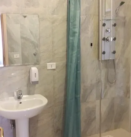 Hotel Torvaianica فندق تورفاينيكا